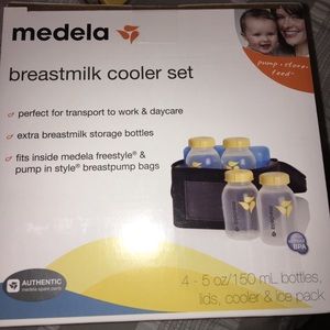 Medela breastmilk cooler set - new in box